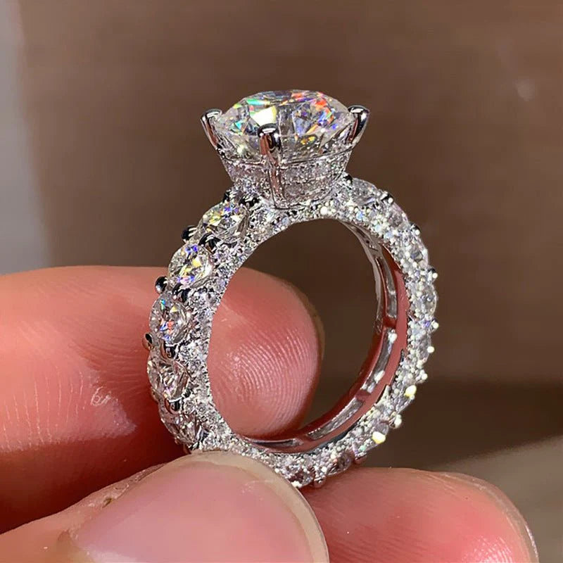 Elegant Zircon Ring with Copper Detailing for Women