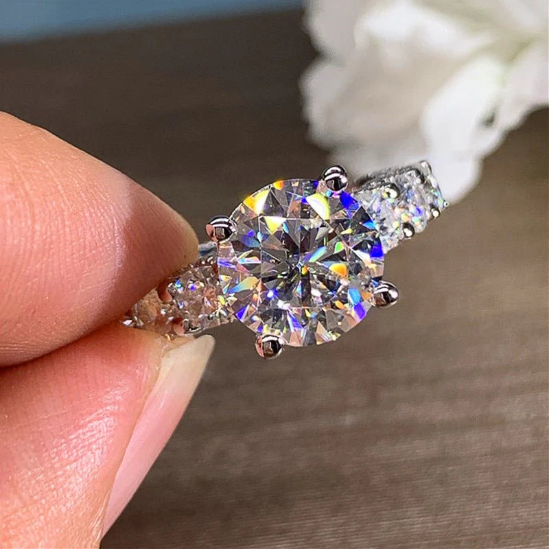 Elegant Zircon Ring with Copper Detailing for Women