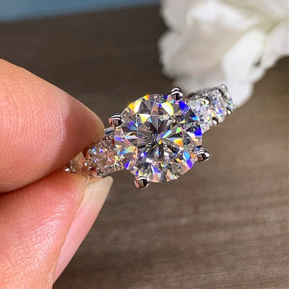 Elegant Zircon Ring with Copper Detailing for Women